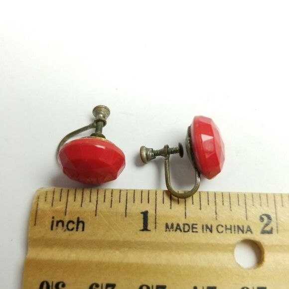 Vintage Little Red Faceted Dome Clip On Earrings, Screw Back Design, Retro - Picture 3 of 6